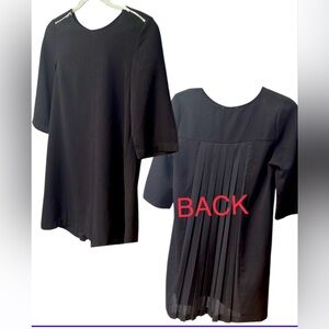 NWOT PRETTY BACK DRESS- CLASSIC FRONT S  | Size Small